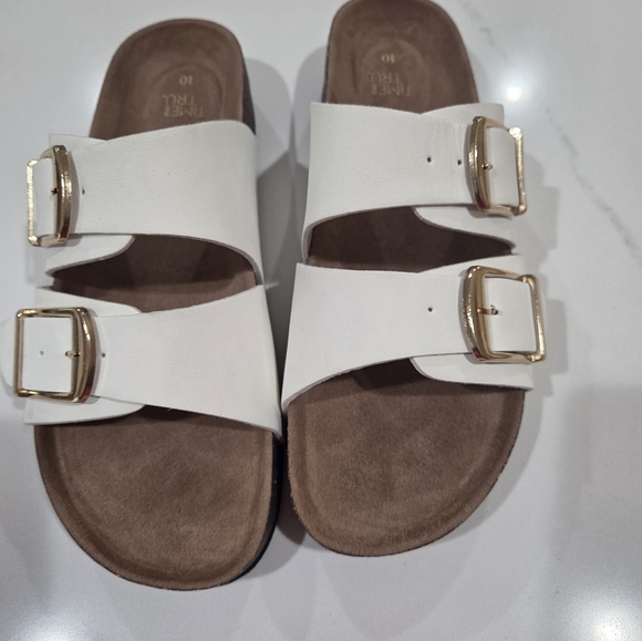 TIME & TRUE Elegant White Double Buckle Sandals - Picture 3 of 8